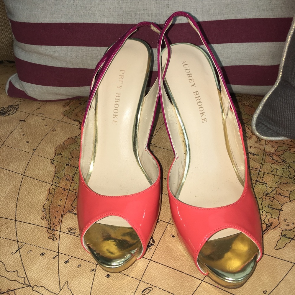 Shoes - Picture 2 of 3